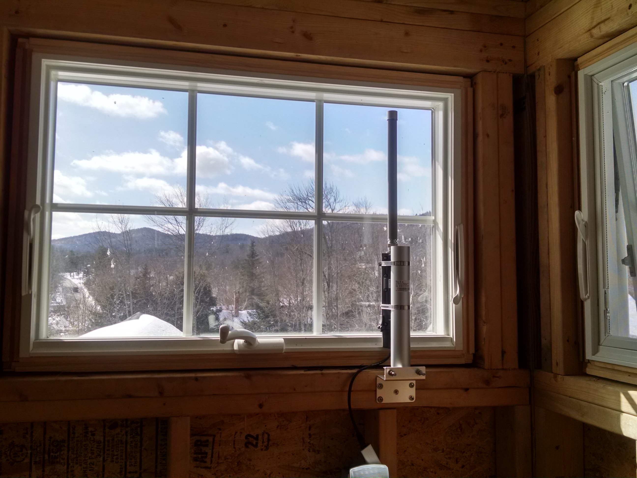 A Metal52 mounted in the cupola of the Barnard Fire Station provides free wifi accessible from most of the lake.
