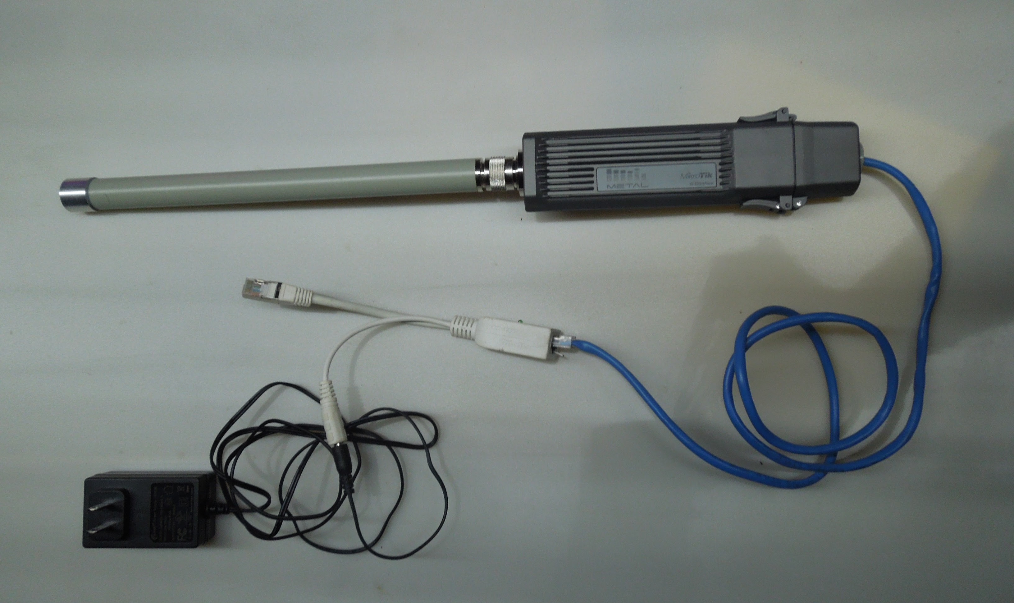 A completely sealed Metal52. The device only needs an electrical outlet to function. the ethernet plug is used only for maintenance